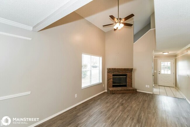 Building Photo - 636 Staffordshire Dr