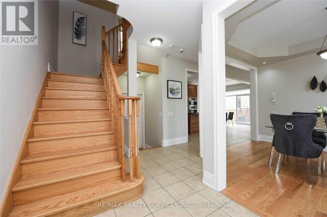 Building Photo - 2 Falling Leaf Dr