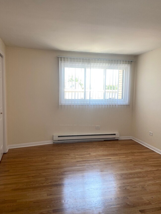 Foto del edificio - 8300 Grand Ave