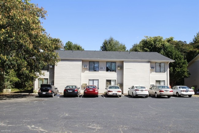 Building Photo - 220 Walnut Hill Dr