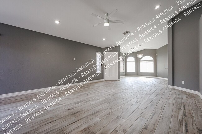 Foto del edificio - 4524 E Glenhaven Dr