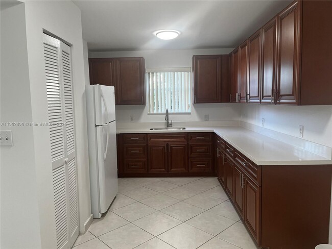 Foto del edificio - 181 NW 47th Ave