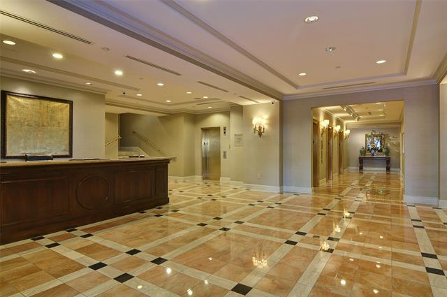 Building Photo - 4242 Lomo Alto Dr