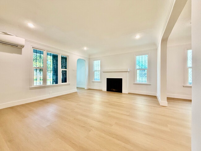 Foto del edificio - 1221 West Blvd