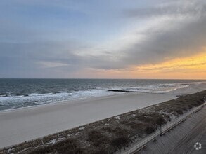 Building Photo - 360 Shore Rd