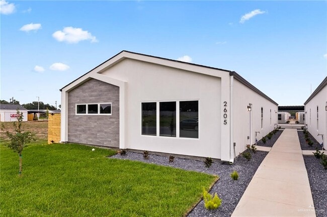 Building Photo - 2604 Brownjay Rd