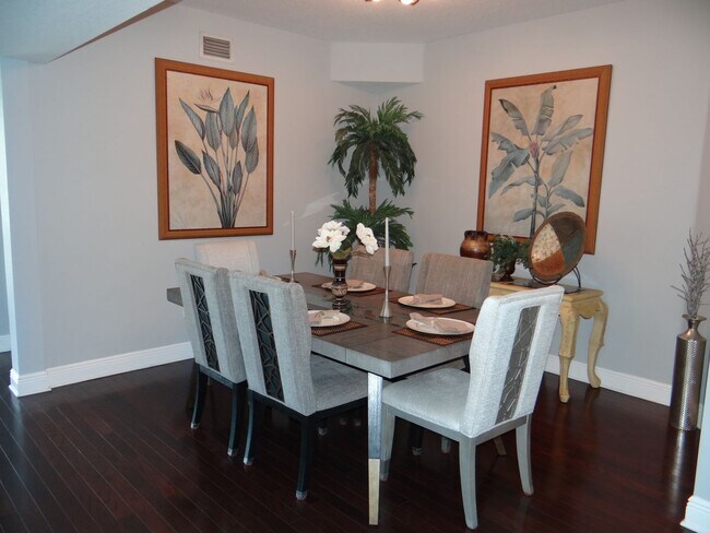 Foto del edificio - Furnished Room for Rent
