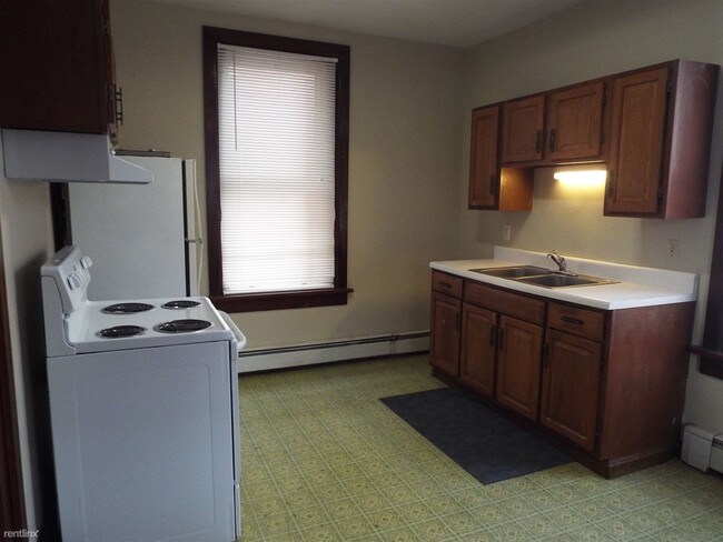 Foto del edificio - 2 br, 1 bath Apartment - 25 E High St # 101