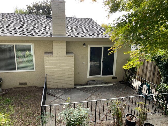 Building Photo - 3173 Neal Ave
