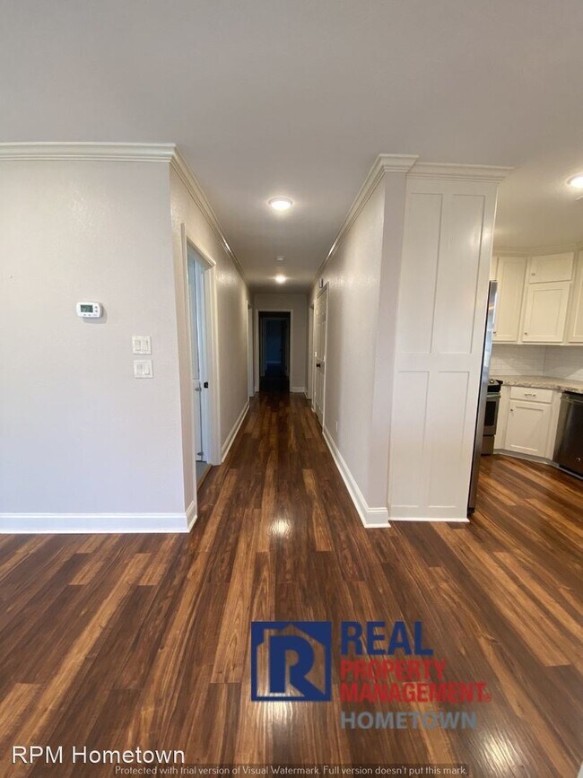 Building Photo - 4 br, 3 bath House - 101 Suburban Drive