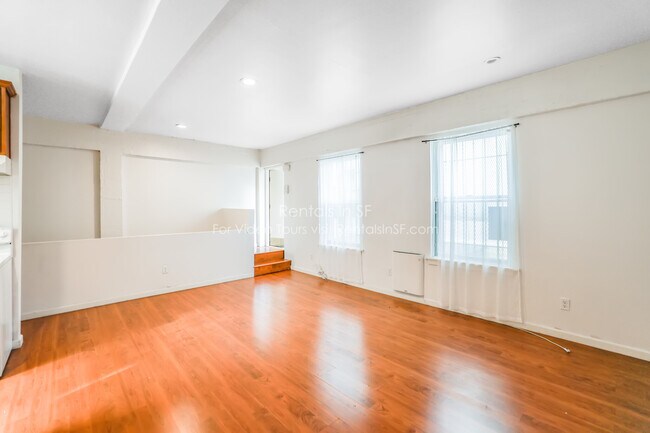 Building Photo - 1046 Hyde St