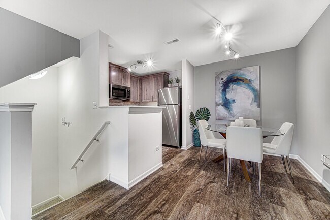 Building Photo - 408 Mozart Ct