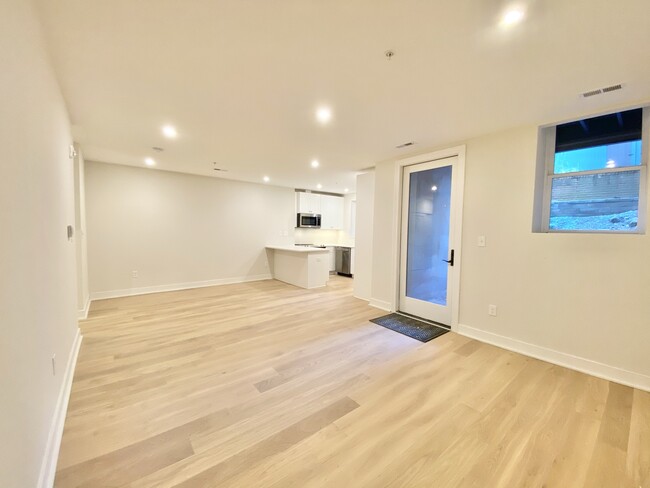 Living Area - 3016 Dumbarton St NW