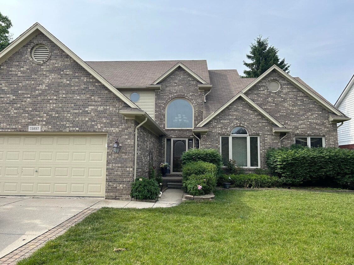 Foto principal - 19897 Mapleton Dr