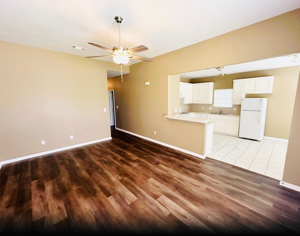 Foto principal - 9518 Ashville Dr