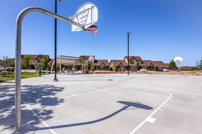 Foto del edificio - The Barracks Townhomes