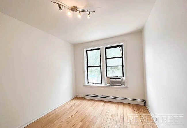 Foto del edificio - Nostrand Avenue