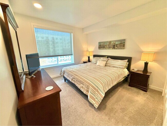 Building Photo - 385 S 400 E