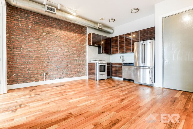 Building Photo - 862 Knickerbocker Ave