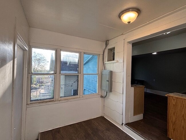 Building Photo - 726 Wilson Ave