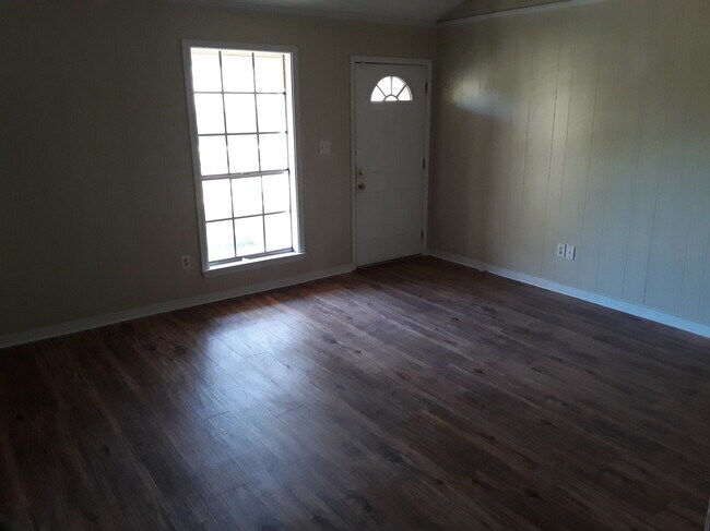 Foto del edificio - 5026 Oak Creek Dr