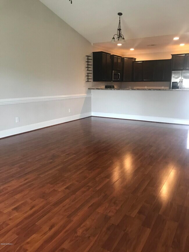 Building Photo - 3905 Nantucket Rd