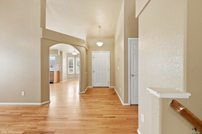 Foto del edificio - $2,645.95, 4 bed, 4 bath, located in Colorado Springs with a finished basement.