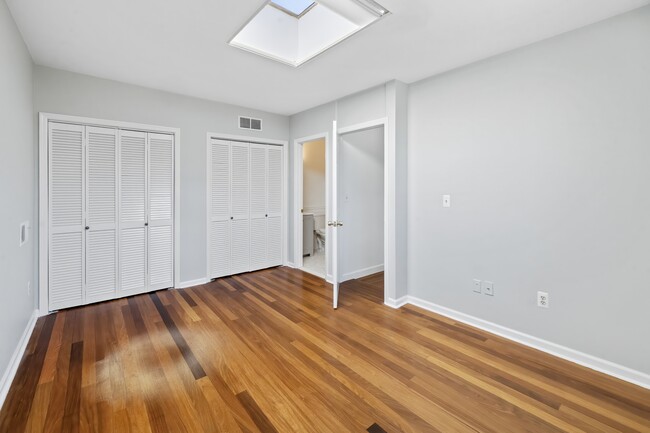 Foto del edificio - 32 Smith Ave