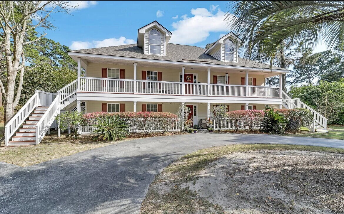 Foto principal - Duplex Apartment Close to Downtown Bluffton!