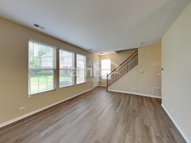 Foto del edificio - 509 Springbrook Trail N