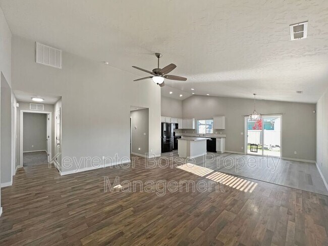 Foto del edificio - 3006 N Night Owl Ave