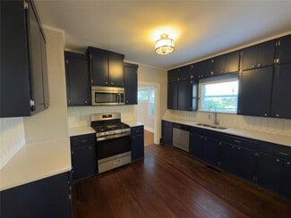 Building Photo - 1806 N Robinson Ave