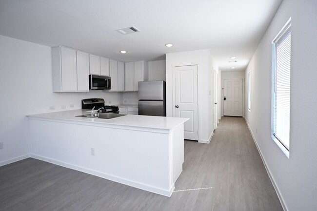Building Photo - 7639 Varo Gln