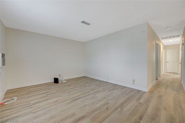 Foto del edificio - 893 W Bartlett Ave