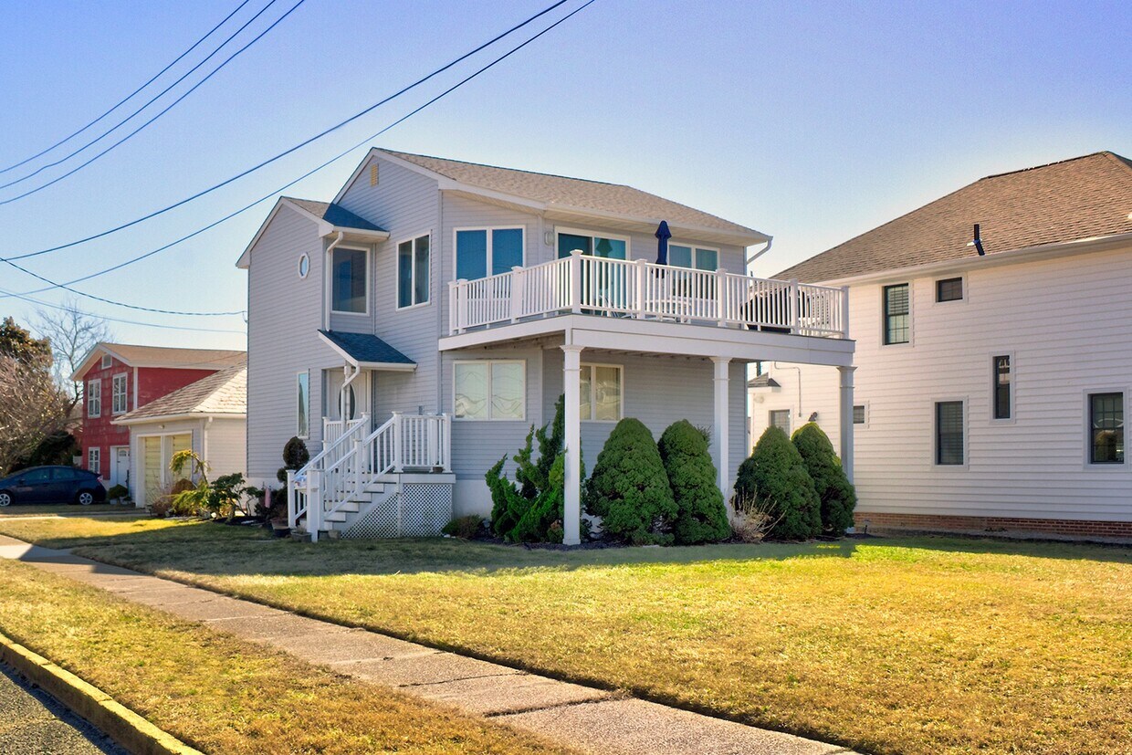 Primary Photo - 2800 Bayshore Ave