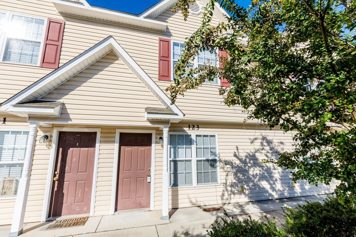 Foto principal - MOVE IN READY!!