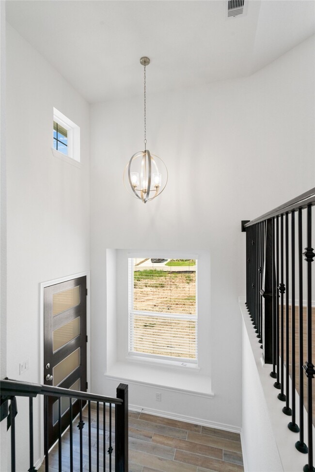 Building Photo - 611 Silver Pear Ct