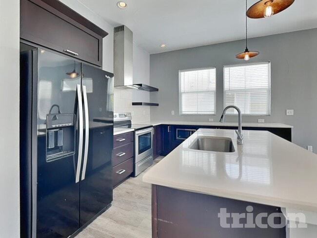 Building Photo - 4646 Mt Shavano St