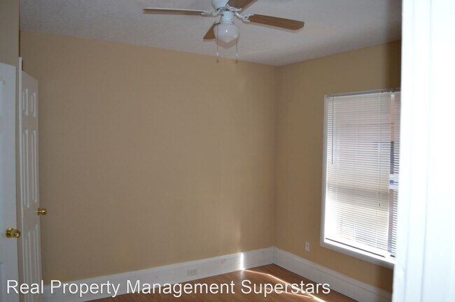 Foto del edificio - 3 br, 1 bath House - 1029 Colyer St
