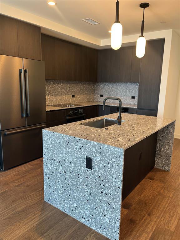 Foto del edificio - 84 East Ave