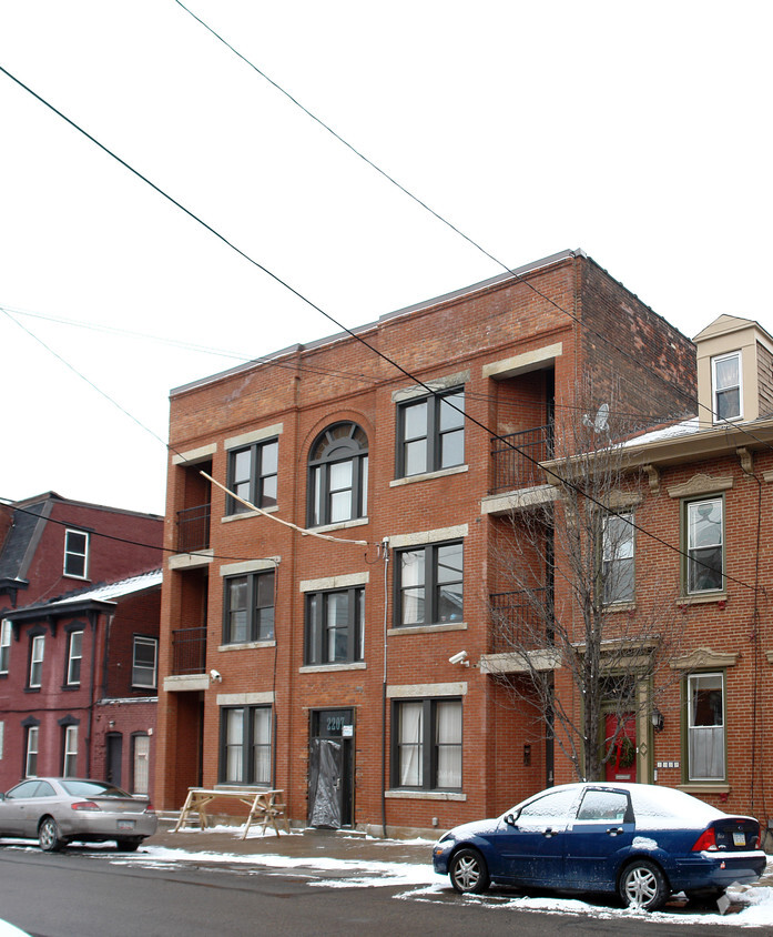 Building Photo - 2207 Jane St