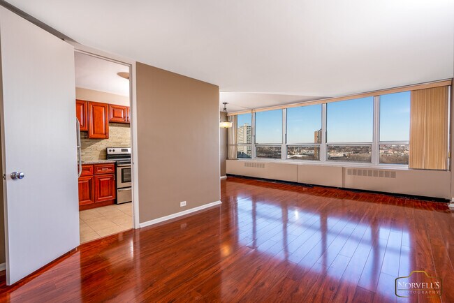 Building Photo - 4800 S Chicago Beach Dr