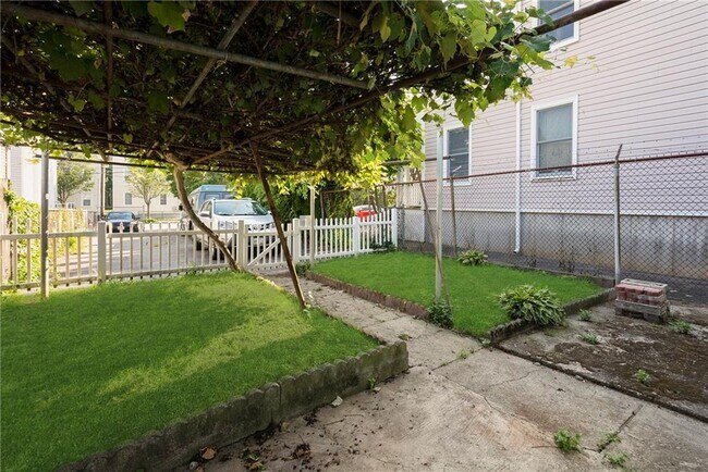 Foto del edificio - 49 E Transit St