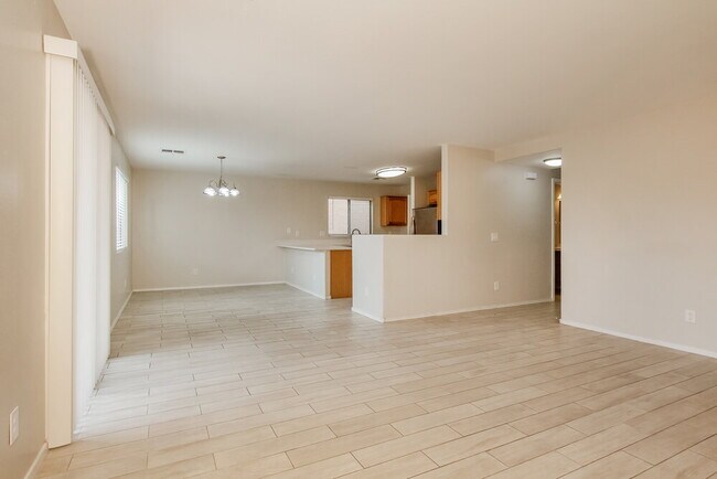 Foto del edificio - 6815 N 129th Dr