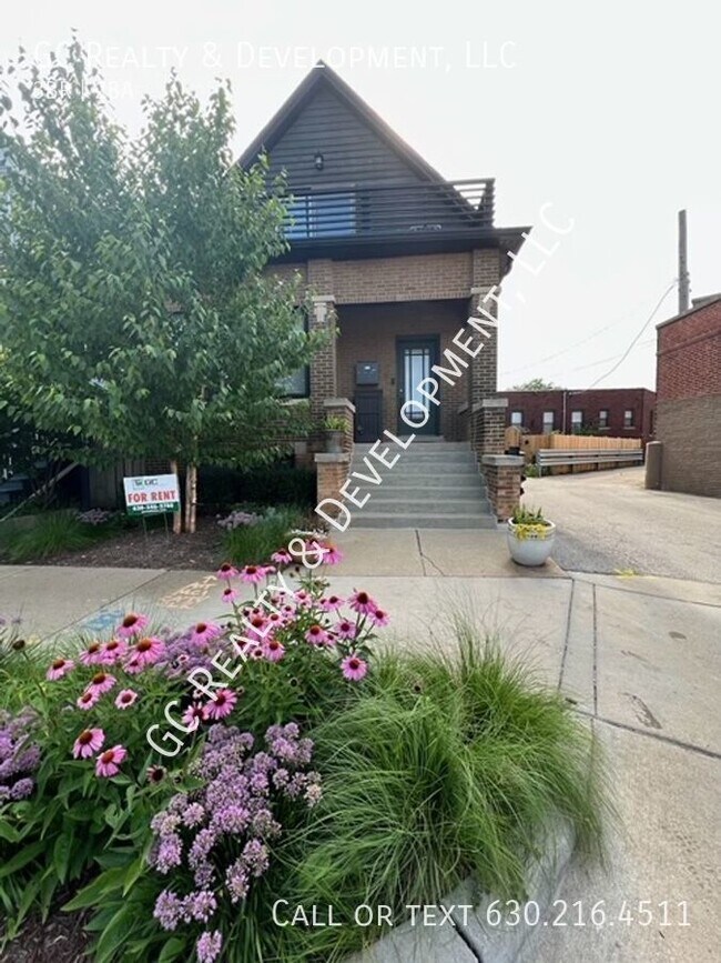 Building Photo - ***SINGLE FAMILY HOME / 3 BDRM + OFFICE / ...