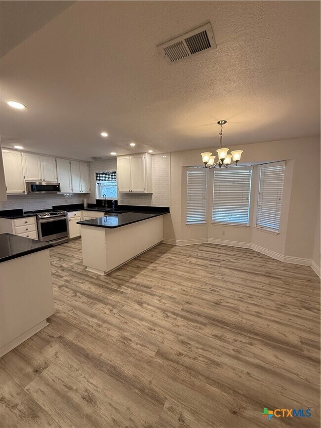 Foto del edificio - 1211 Clearwater Dr