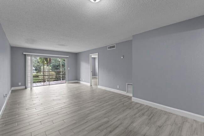 Building Photo - 120 Sparrow Dr