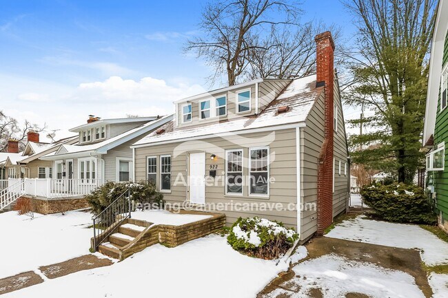 Foto del edificio - 922 Edgewood Dr