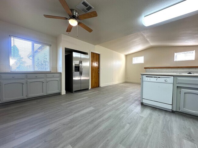 Foto del edificio - Beautifully Remodeled Home in the Heart of Manteca!