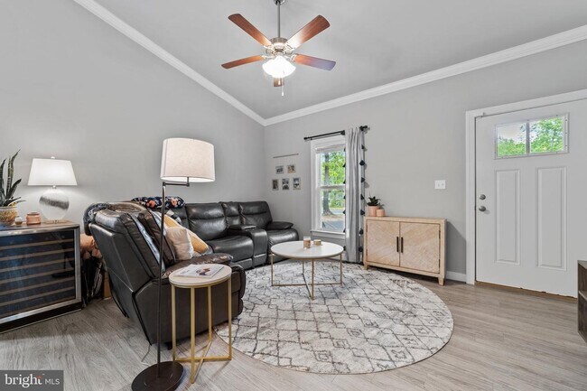 Building Photo - 188 Hickory Ridge Cir